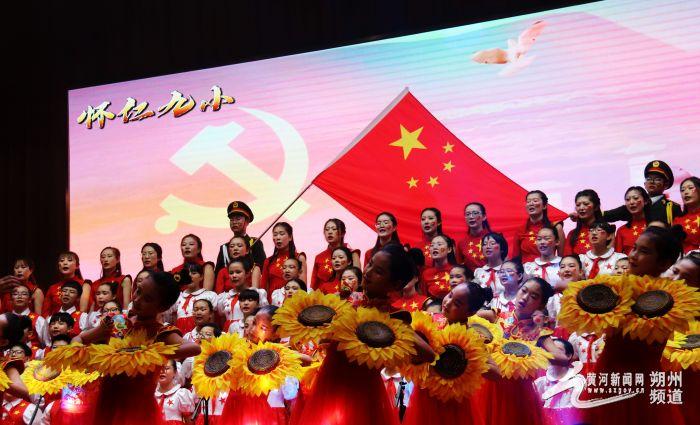 解锁吉鹿力问答社区,尽情探索张铁林赵薇苏有朋同框独缺林心如,赵薇林心如关系很差吗?的乐趣!