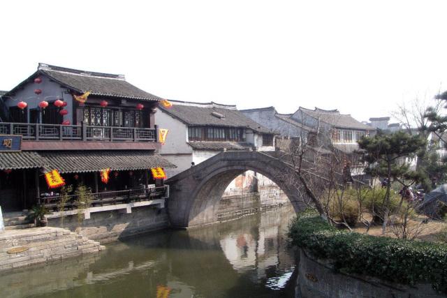 逃离诡异之林